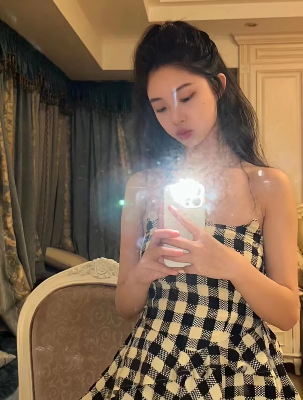 刚跟着闺蜜做可外出自己也有地方